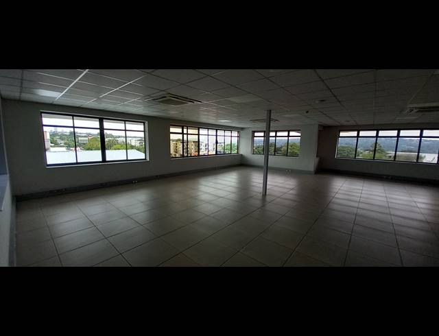 300M² OFFICE TO LET IN EDENBURG